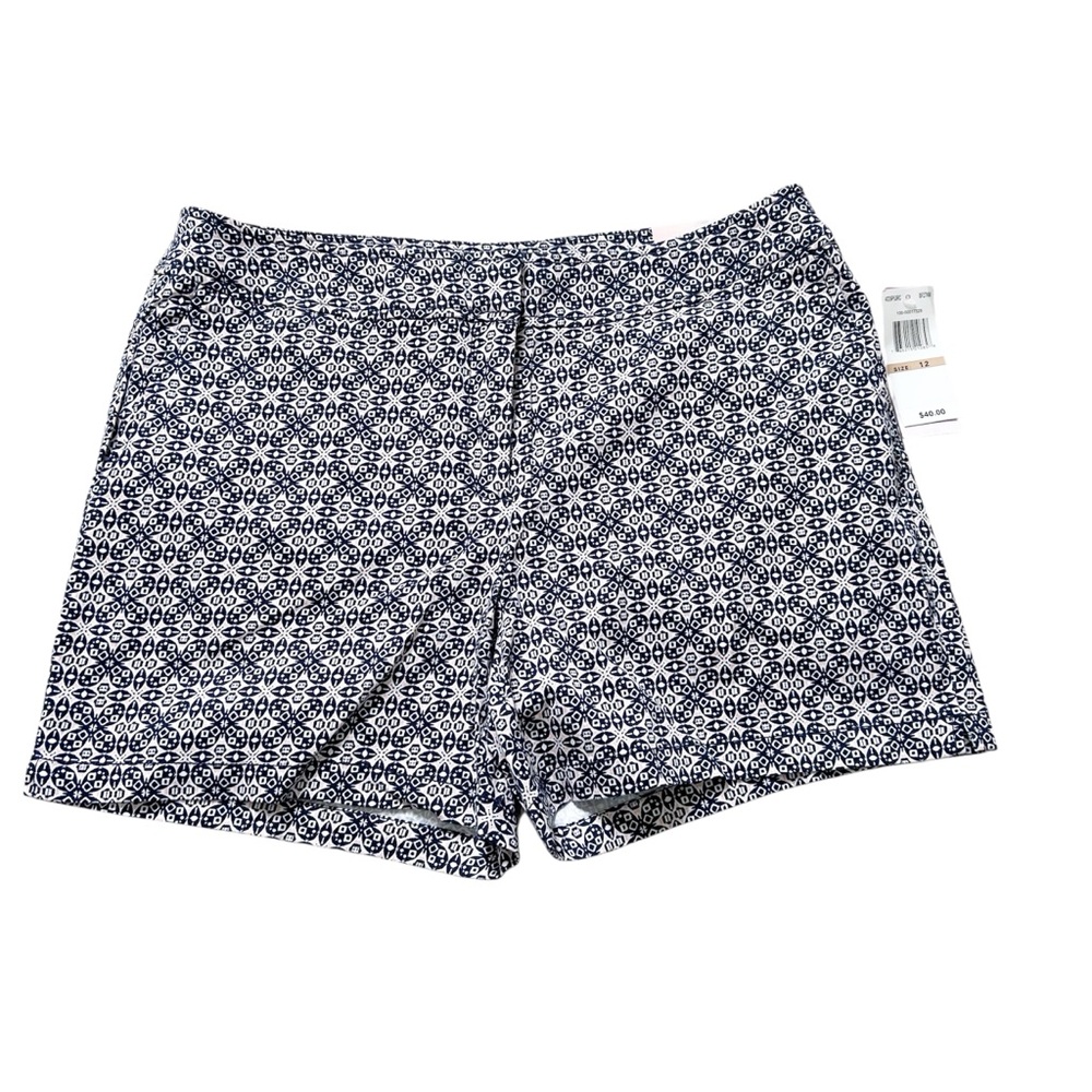 NWT Women’s Navy & White Abstract Patterned Flat Front Shorts W/ Pockets Cotton